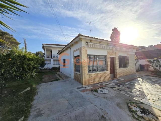 Casa en venta en Cubelles, Mas Trader Corral d´En Tort Corral d´En Cona. Casa independiente en urbanización Mas Trader I de Cubelles. Casas.