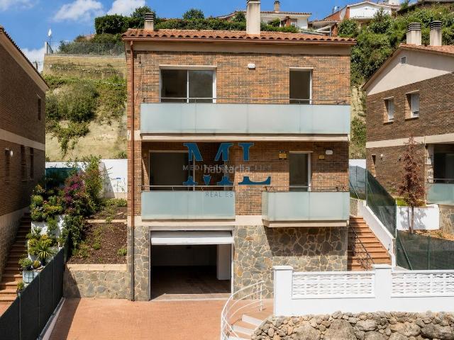 Casa en venta en Cubelles, Mas Trader Corral d´En Tort Corral d´En Cona. Chalet Independiente con jardín en Mas Trader Cubelles. Casas.