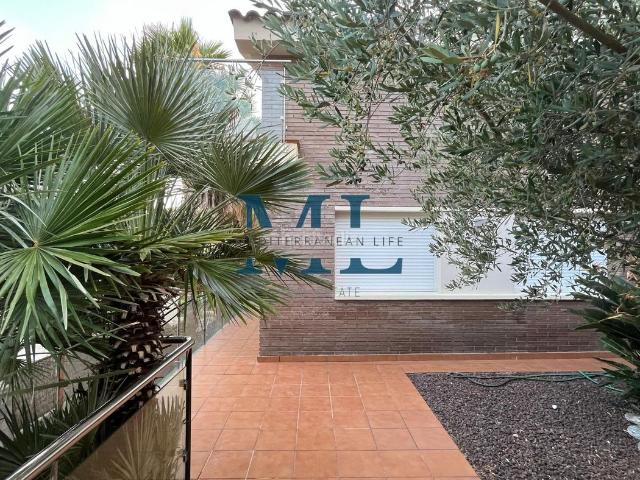 Casa en venta en Cubelles, Mas Trader Corral d´En Tort Corral d´En Cona. Chalet Independiente con piscina en Mas Trader I de Cubelles. Casas.