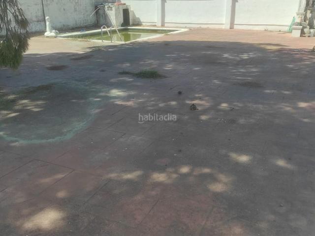 Casa en venta en Cubelles, Mas Trader Corral d´En Tort Corral d´En Cona. Toda en planta baja, y se puede segregar el terreno y hacer otro Chalet. Casas.