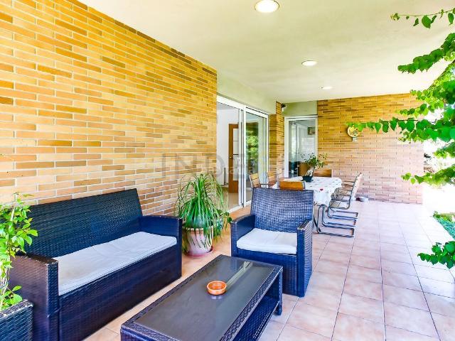 Casa en venta en Cubelles, Mas Trader Corral d´En Tort Corral d´En Cona. Villa de diseño con piscina en Parc de Cubelles. Casas.