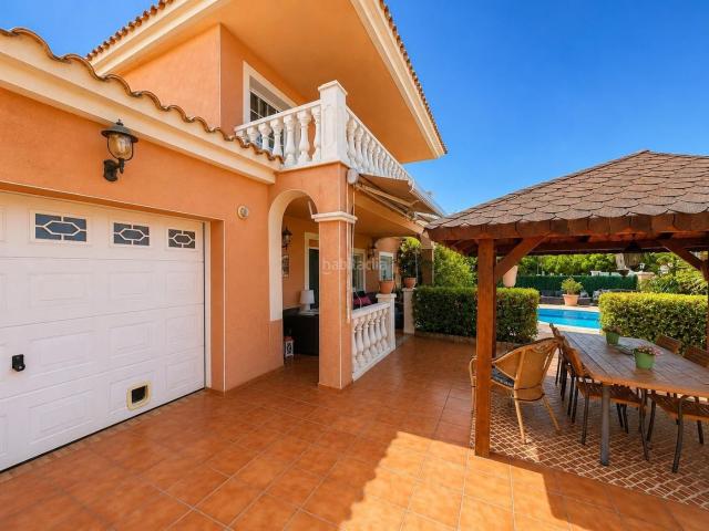 Casa en venta en Cubelles, Mas Trader Corral d´En Tort Corral d´En Cona. Amplia casa unifamiliar en la urbanización la Gaviota de Cubelles.Ideal para disfrutar con familia y amigos!. Casas.