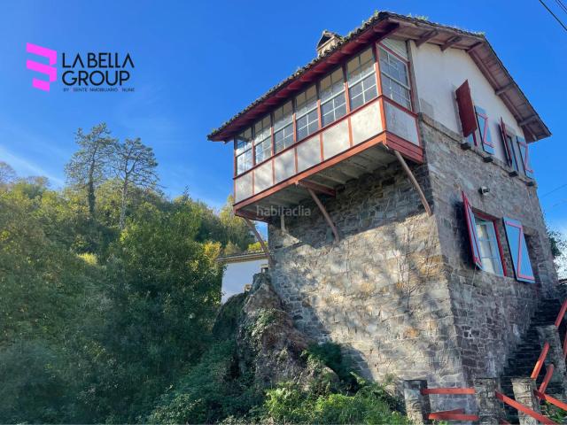 Casa en venta en Cudillero. Encantadora casa con terreno y a solo 1 km de la playa de la Concha de Artedo. Casas.