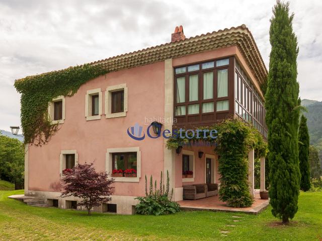 Casa en venta en Cudillero. Se presenta en venta una extraordinaria y excepcional casa independiente ubicada en el pintoresco municipio de Cudillero, Asturias. Casas.