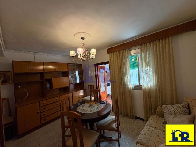 Casa en venta en Cuenca, Reyes Católicos Paseo de San Antonio. SE VENDE CASA EN LAS 500 EN BUEN ESTADO. Casas.