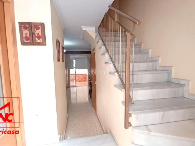 Casa en venta en Cuervo de Sevilla El. Vivienda unifamiliar VPO situada en El Cuervo, con excelente ubicación y fácil acceso a la carretera NIV, lo que permite una rápid. Casas Cuervo de Sevilla.