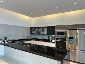 Casa en venta en Cuernavaca en 2da privada de Diana, a unos metros de Averanda, Galer?as y la autopista