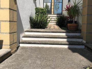 Casa en venta en Cuernavaca. Lomas de Cortés, condominio, alberca