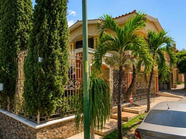 CASA EN VENTA EN CULIACAN ROSALES SINALOA