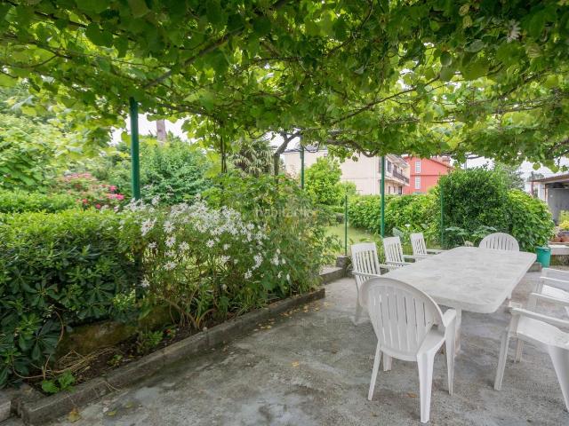 Casa en venta en Culleredo, Parroquias Rurales. Vivienda multifamiliar con preciosa parcela en O Casal Culleredo. Casas.