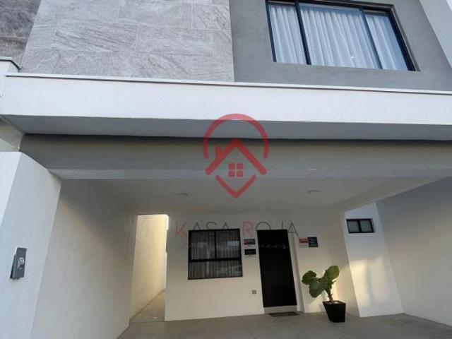 CASA EN VENTA EN CUMBRES