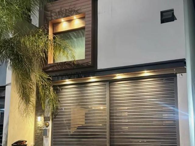 CASA EN VENTA EN CUMBRES CERRADAS DE CUMBRES SECTOR CONTEMPORANEO