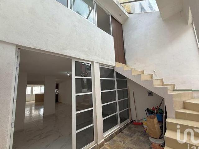 CASA EN VENTA EN CUMBRES DEL VALLE