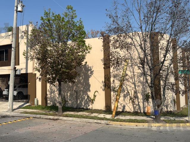 Casa en Venta en Cumbres Elite
