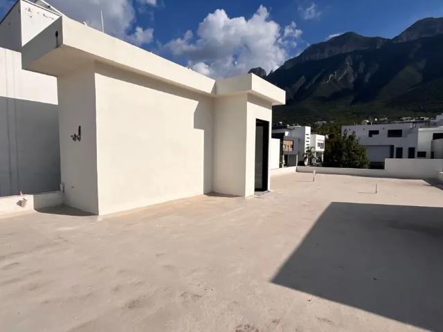 CASA EN VENTA EN CUMBRES ELITE PREMIERE VESUBIO