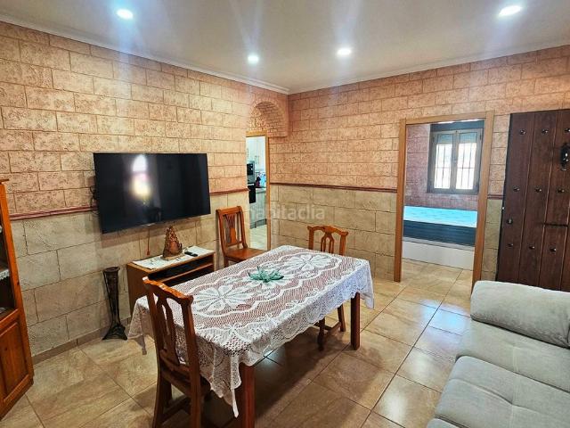 Casa en venta en Cumbres Mayores. Finca de 7.000 m2 con casa, piscina y naves a 1 Km de Cumbres Mayores. Casas Cumbres.