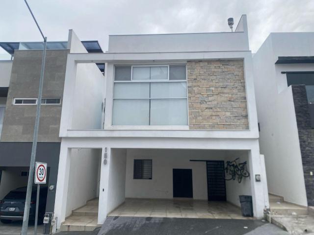 CASA EN VENTA EN CUMBRES PREMIER