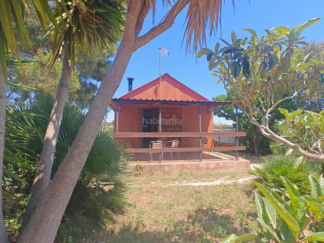 Casa en venta en Cunit, Costa Cunit Els Jardins Els Rosers Costa Dorada. Vivienda tipo bungalow legalizada, con Cédula de Habitabilidad y Certificado Energético vigentes. Casas.