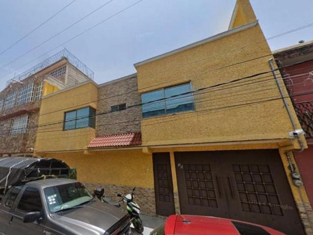 Casa En Venta En C. 33 39 Maravillas Cdad. Nezahualcóyotl Estado de México