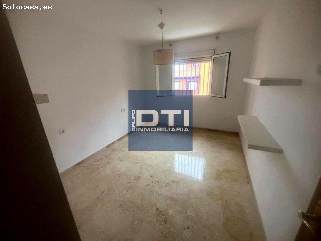 Casa en venta en c. camilo jose cela, 51, Castilleja De Guzman, Sevilla