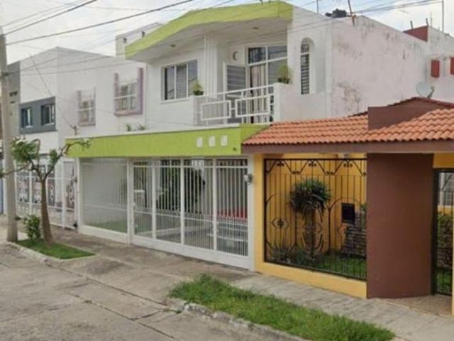 Casa en venta en C. el Parián, Jardines del Country, Guadalajara, Jalisco
