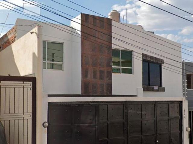 CASA EN VENTA EN C. ESMERALDA COL. COLINAS DE SAN JAVIER Lagos de Moreno C.P. 47463 | JALISCO