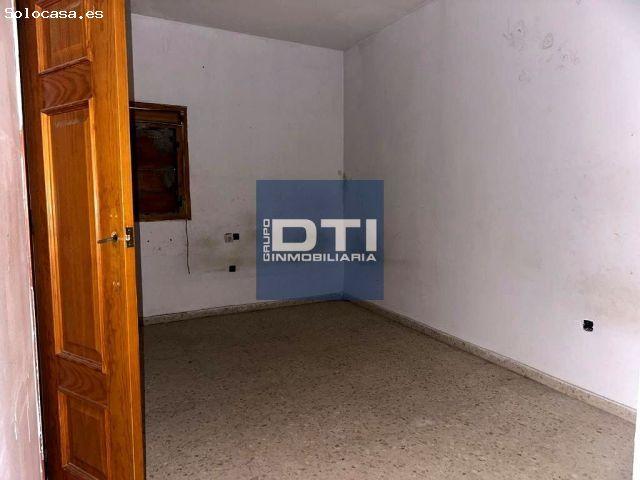 Casa en venta en c. felipe ii, 9, San Juan De Aznalfarache, Sevilla