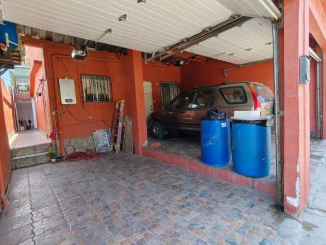 Casa en venta en C. Roma Villa Fontana, se aceptan creditos bancarios
