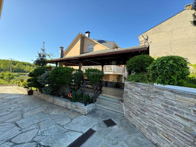Casa en venta en Cacabelos. casa. Casas.