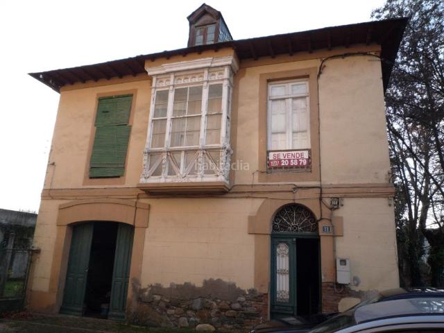 Casa en venta en Cacabelos. Casa con terreno en Cacabelos. Casas.