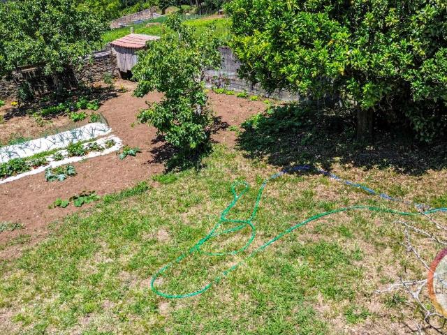 Casa en venta en Cabana de Bergantiños. Casa lista para entrar con 1.005 m2 de terreno cerrado en Cabana de BergantiñosA Coruñapor 159.990!. Casas Cabana de.