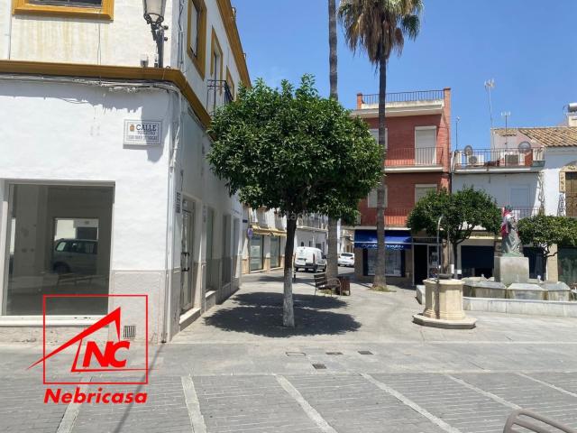 Casa en venta en Cabezas de San Juan Las. GRAN OPORTUNIDAD DE INVERSIÓN EN PLENO CENTRO DE LA LOCALIDAD. Os presentamos este inmueble de 112 m2 construidos y 68 m2 de supe. Casas Cabezas de San.