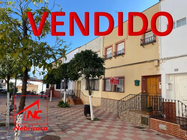 Casa en venta en Cabezas de San Juan Las. Vivienda unifamiliar en la zona de LA ALGODONERA, de Las Cabezas de San Juan Sevilla.Te presentamos esta magnífica unifamiliar sit. Casas Cabezas de San.