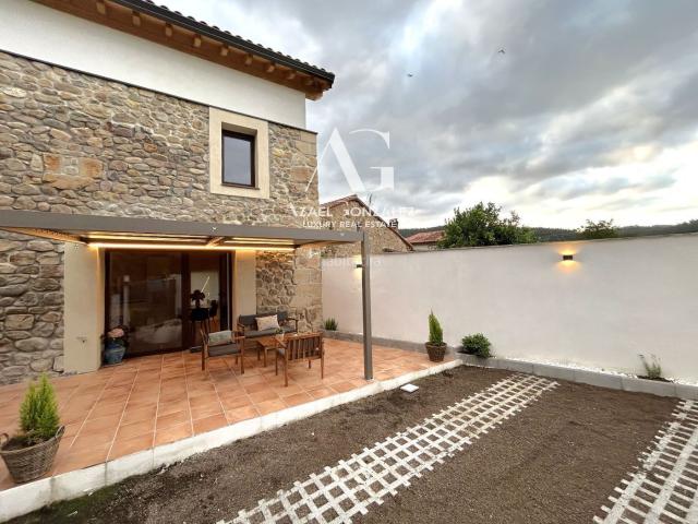 Casa en venta en Cabezón de la Sal. Casa con jardín en Ontoria, junto a Cabezón de la Sal. Casas Cabezón de la.