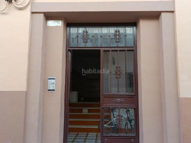 Casa en venta en Cabra del Santo Cristo. Encantadora vivienda en la primera planta de un edificio en Cabra del Santo Cristo, Jaén. Con una superficie de 88,61 m2, esta aco. Casas Cabra del Santo.