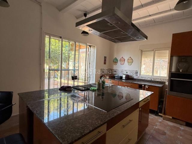 Casa en venta en Cabrera d´Anoia. Casa independiente, apartamentos y gran parcela. Casas Cabrera.