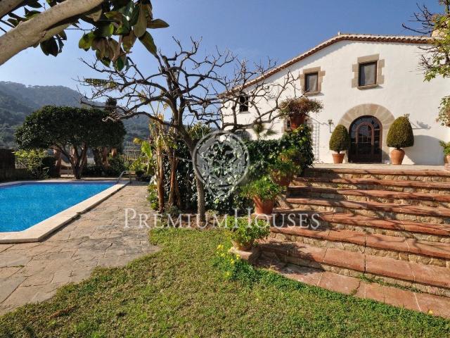 Casa en venta en Cabrera de Mar. Masia en venta en el centro de Cabrera de Mar Costa Barcelona. Casas Cabrera de.