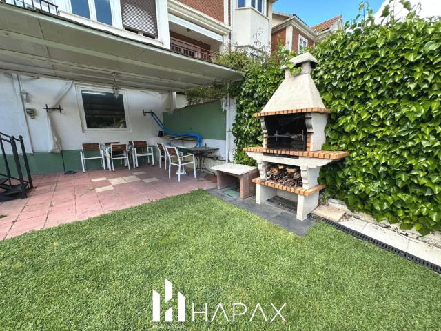 Casa en venta en Cabrerizos. Hapax Real Estate presenta esta magnífica vivienda unifamiliar situada en una de las zonas residenciales más tranquilas y demandad. Casas.