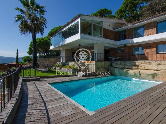 Casa en venta en Cabrils. Moderna casa en venta en Cabrils. Alrededores de Barcelona. Casas.