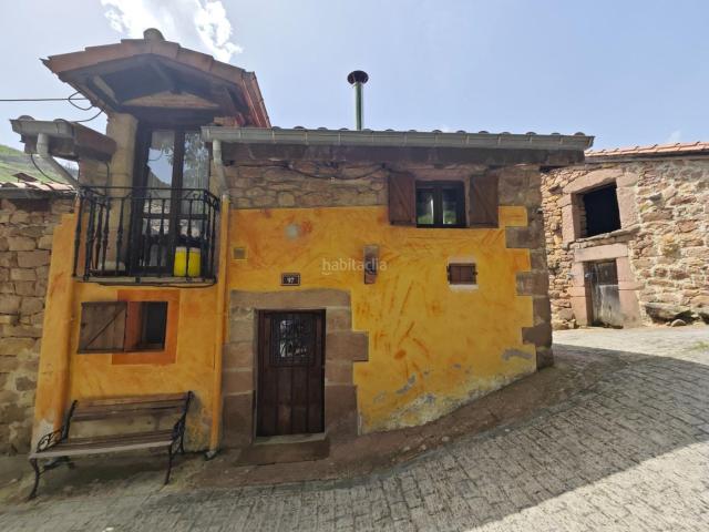 Casa en venta en Cabuérniga. CASA DE PIEDRA EN CARMONA. Casas.