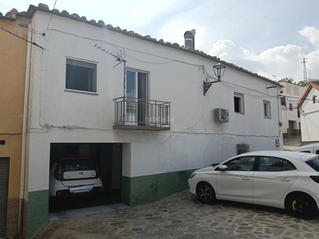 Casa en venta en Cádiar. Gran casa de pueblo en Cadiar. Casas.