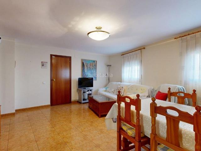 Casa en venta en Cadrete. Casas.
