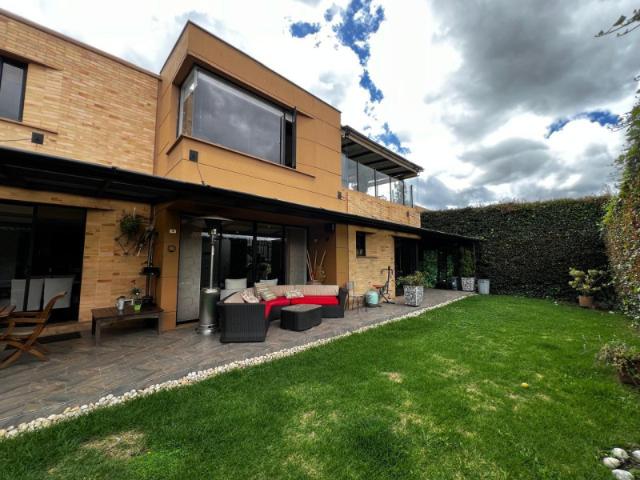 Casa En Venta En Cajica En Canelon V275023