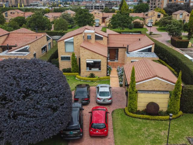 Casa En Venta En Cajica En Calahorra V374501