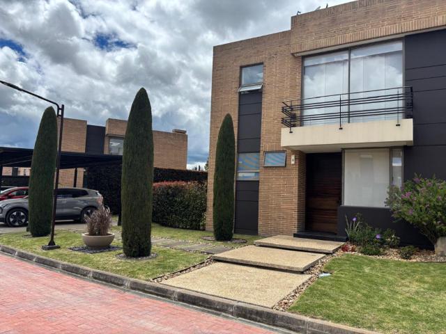 Casa En Venta En Cajica En Condominio Campestre Piedra Real V406136