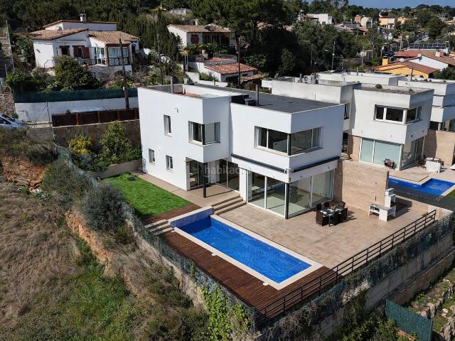 Casa en venta en Calonge, Cabanyes Mas Ambrós Mas Pallí. Estrena casa con vistas panorámicas espectaculares en Calonge Costa Brava. Casas.