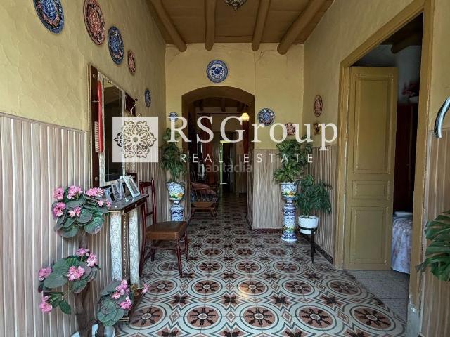Casa en venta en Cala. CASA CON ENCANTO PARA REFORMAR EN CALA SOLO 50.000. Casas.