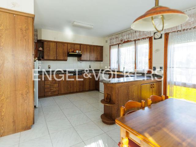 Casa en venta en Calaf. Amplia casa unifamiliar con jardín en la mejor zona de Calaf. Casas.