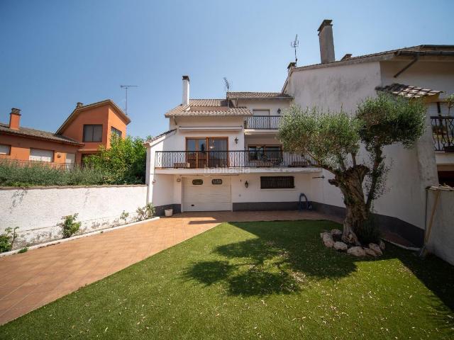 Casa en venta en Calaf. Exclusiva casa unifamiliar en venda a la millor zona residencial de Calaf. Casas.