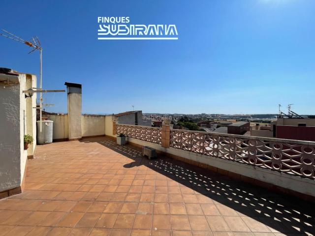 Casa en venta en Calaf. Pis ampli de 165 m2 amb garatge i gran terrassa al Barri Nou de Calaf. Casas.